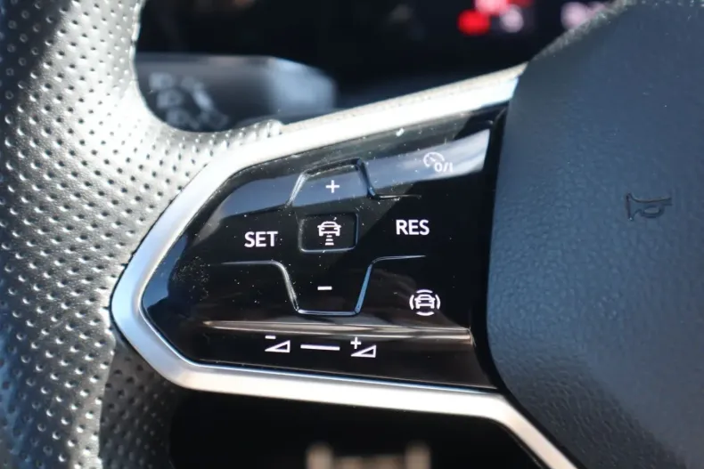 Volkswagen Golf din 2022 cu 68.888 km - oferta VOL265931 - foto 21
