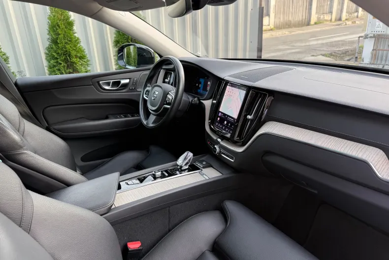 Volvo XC60 din 2022 cu 115.715 km - oferta VOL265951 - foto 27