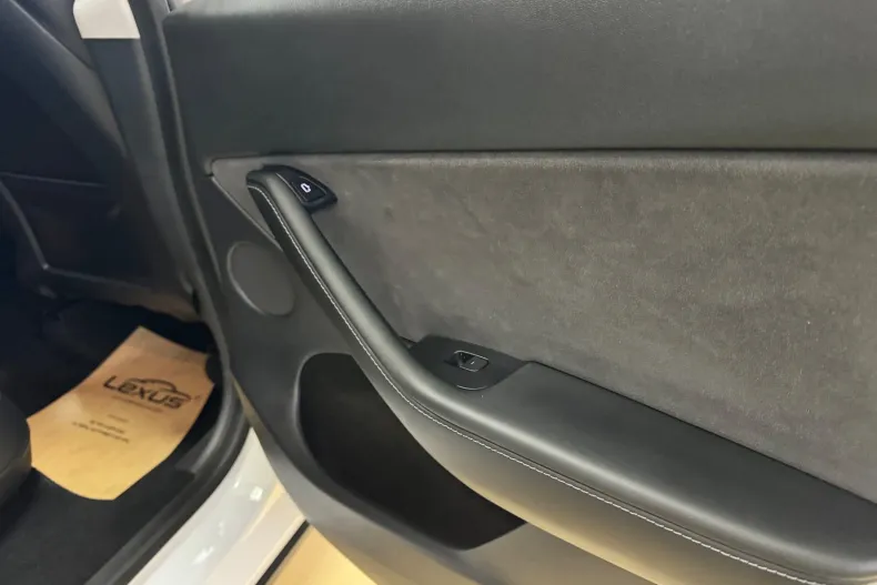 Tesla Model Y din 2022 cu 160.000 km - oferta TES265975 - foto 11