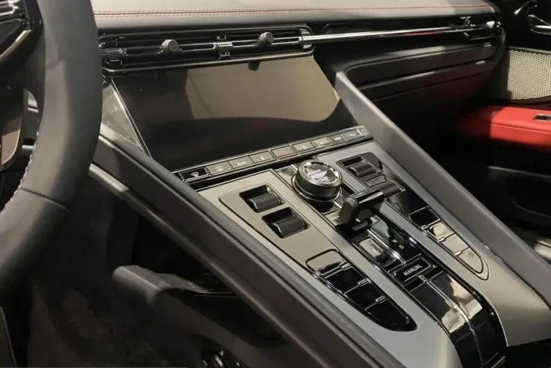 Aston Martin DB12 din 2025 cu 8.500 km - oferta AST266022 - foto 17