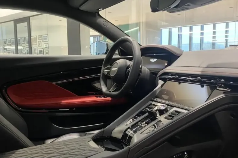 Aston Martin DB12 din 2025 cu 8.500 km - oferta AST266022 - foto 18