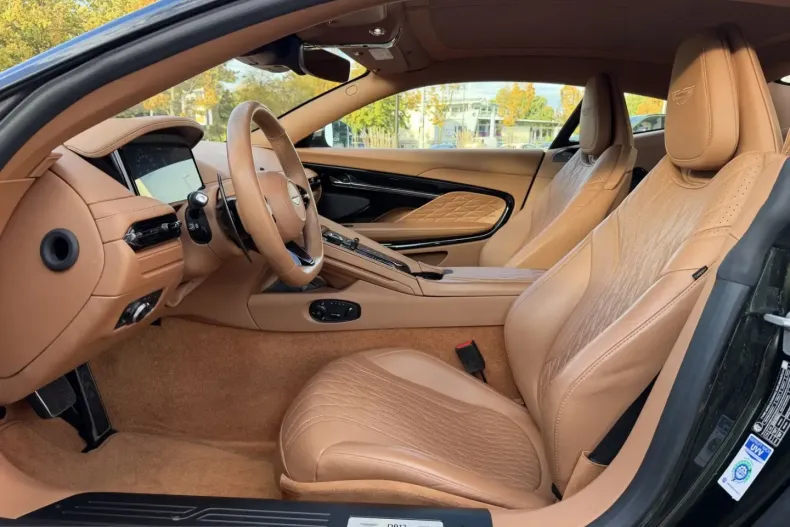 Aston Martin DB12 din 2024 cu 19.680 km - oferta AST266026 - foto 17