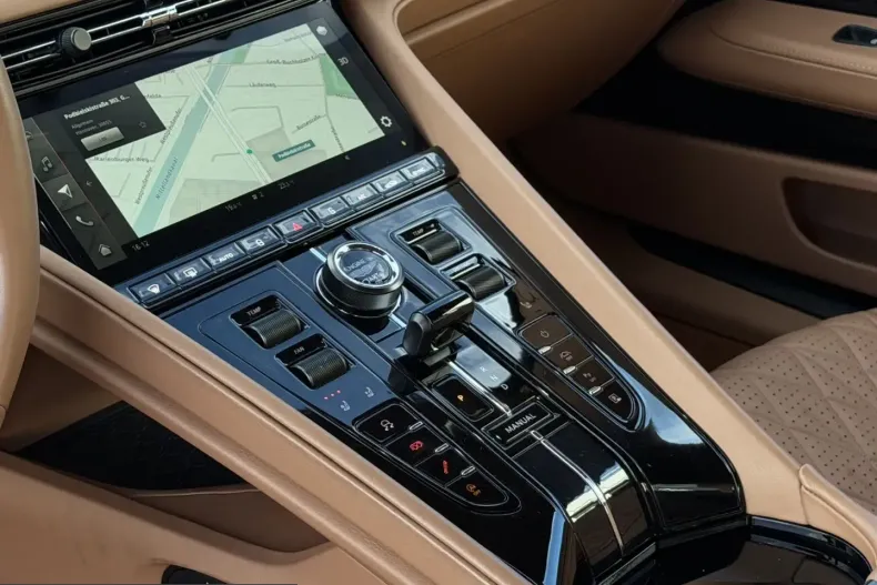 Aston Martin DB12 din 2024 cu 19.680 km - oferta AST266026 - foto 24