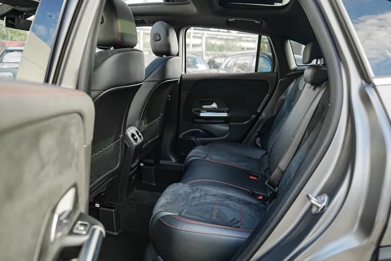 Mercedes-Benz GLA 200 (Clasa GLA) din 2022 cu 121.000 km - oferta MER266140 - foto 9
