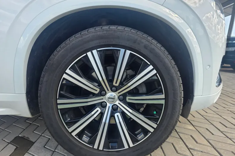 Volvo XC90 din 2020 cu 83.460 km - oferta VOL266157 - foto 4