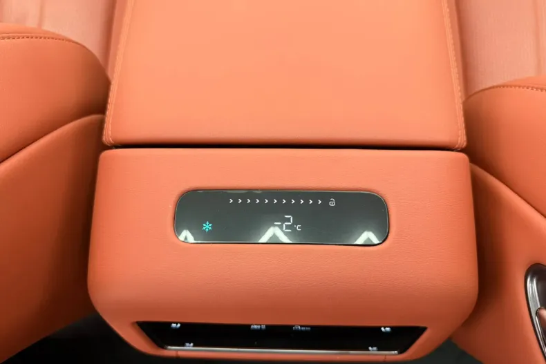BYD Tang din 2025 cu 14.100 km - oferta BYD266164 - foto 31