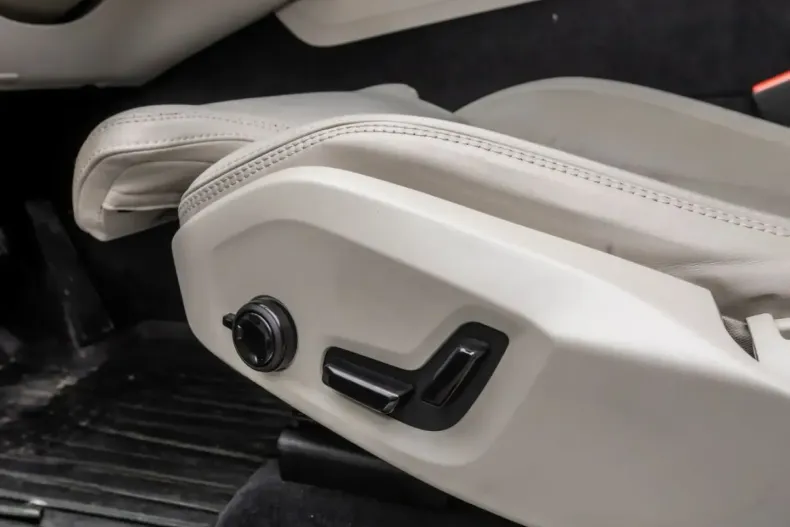 Volvo XC60 din 2023 cu 36.000 km - oferta VOL266212 - foto 16