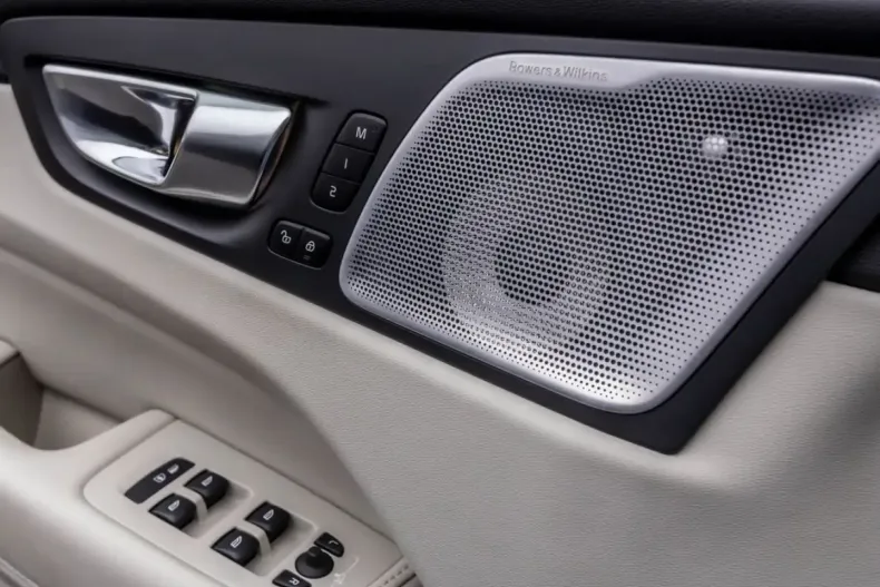 Volvo XC60 din 2023 cu 36.000 km - oferta VOL266212 - foto 17
