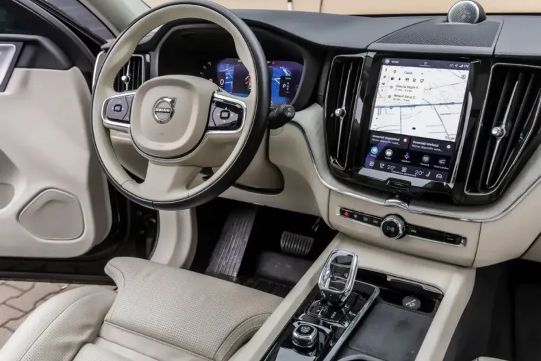 Volvo XC60 din 2023 cu 36.000 km - oferta VOL266212 - foto 38