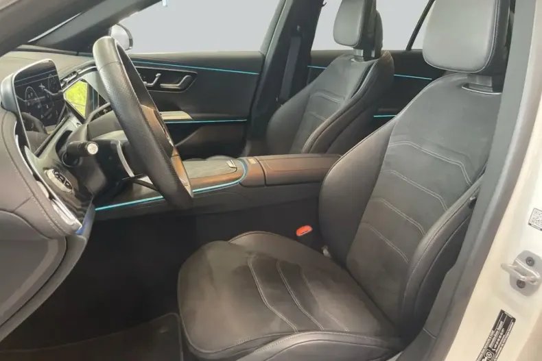 Mercedes-Benz E 200 (Clasa E) din 2025 cu 19.550 km - oferta MER266273 - foto 10