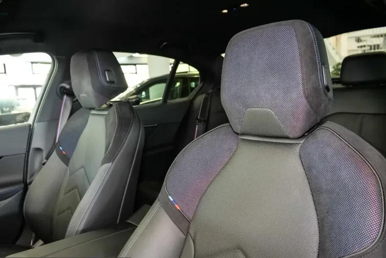 BMW 520 (Seria 5) din 2025 cu 26.239 km - oferta BMW266277 - foto 9