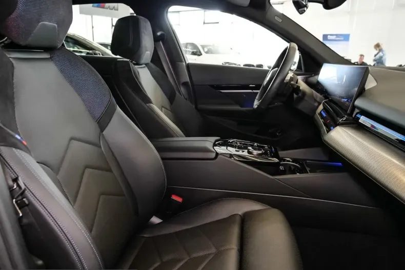 BMW 520 (Seria 5) din 2025 cu 26.239 km - oferta BMW266277 - foto 16