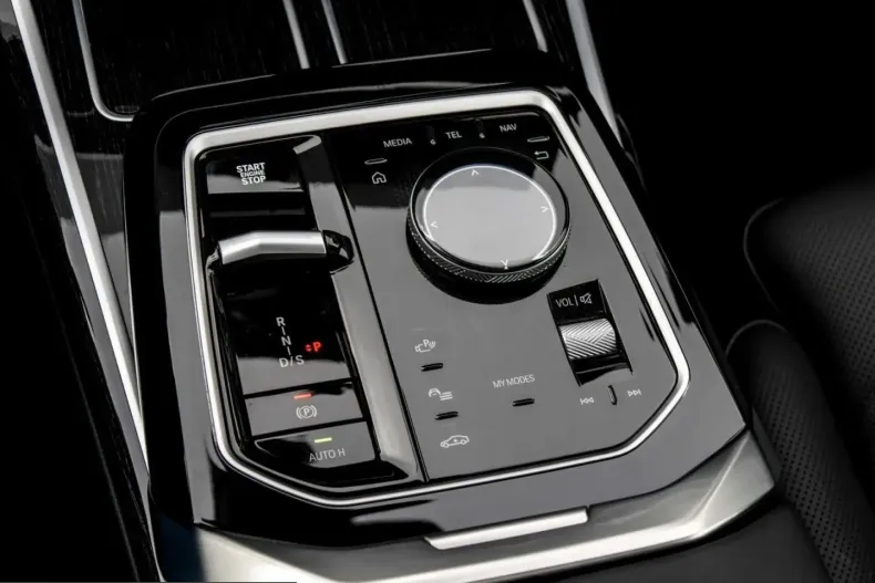 BMW 740 (Seria 7) din 2025 cu 22.278 km - oferta BMW266282 - foto 9