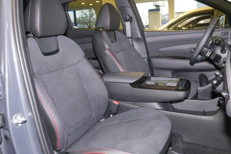 Hyundai Tucson din 2025 cu 8.679 km - oferta HYU266288 - foto 8
