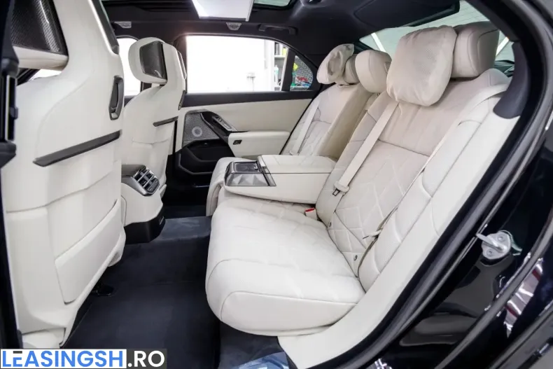 BMW 740 (Seria 7) din 2026 cu 15 km - oferta BMW266320 - foto 9