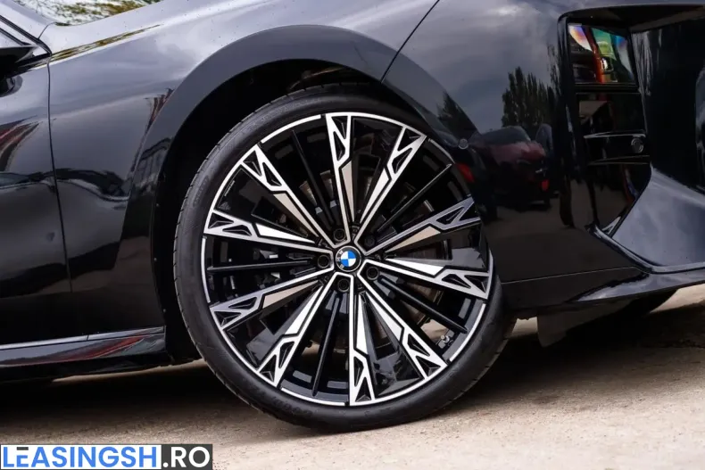 BMW 740 (Seria 7) din 2026 cu 15 km - oferta BMW266320 - foto 37