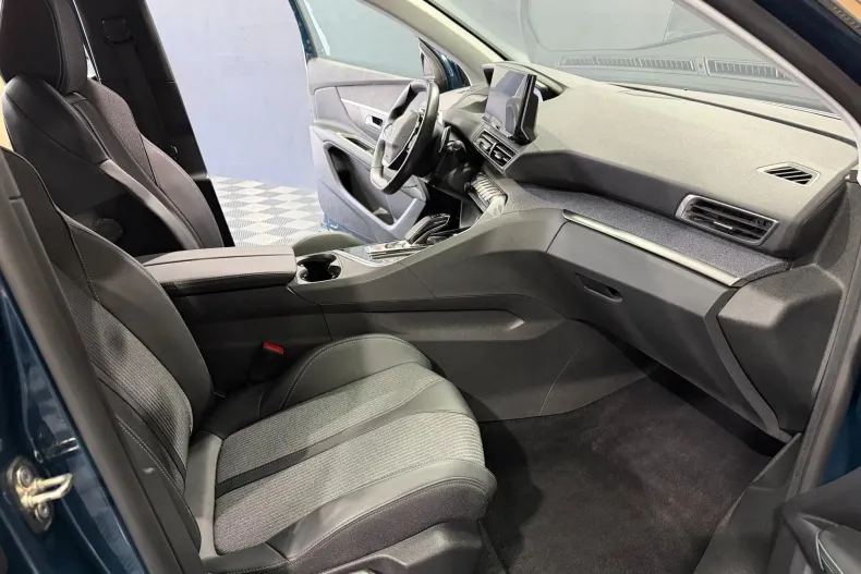 Peugeot 3008 din 2021 cu 56.502 km - oferta PEU266353 - foto 16