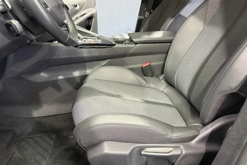 Peugeot 3008 din 2021 cu 56.502 km - oferta PEU266353 - foto 18