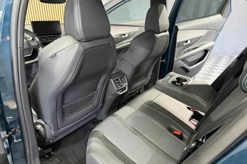 Peugeot 3008 din 2021 cu 56.502 km - oferta PEU266353 - foto 19