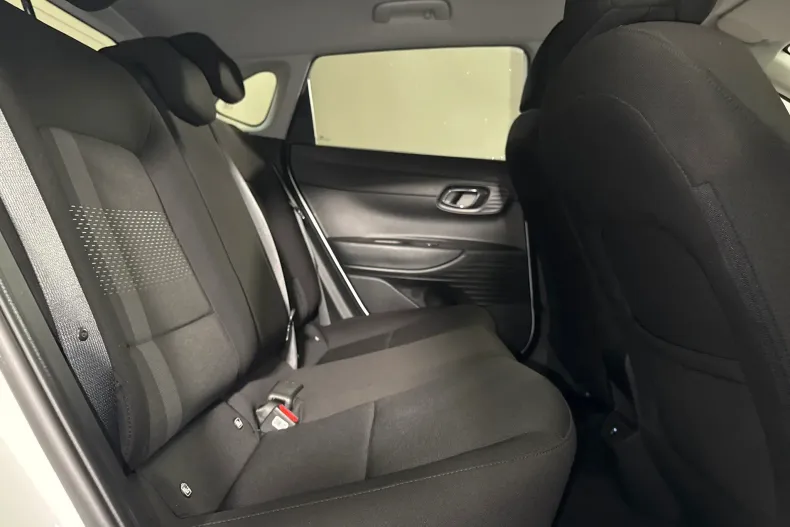 Hyundai i20 din 2024 cu 38.577 km - oferta HYU266378 - foto 12