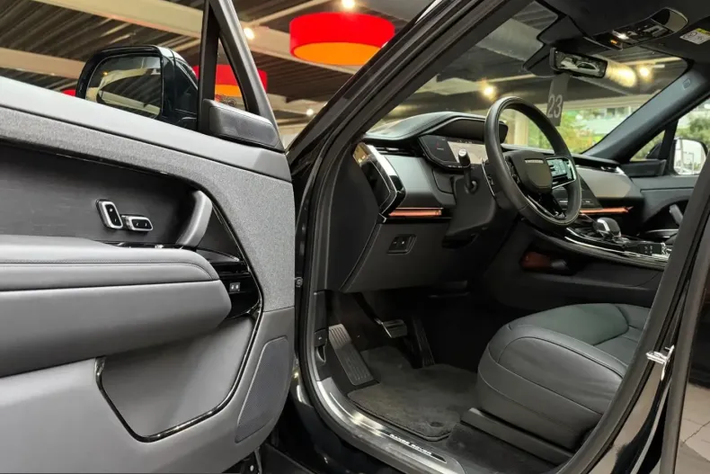 Land Rover Range Rover Sport din 2025 cu 21.600 km - oferta LAN266764 - foto 9