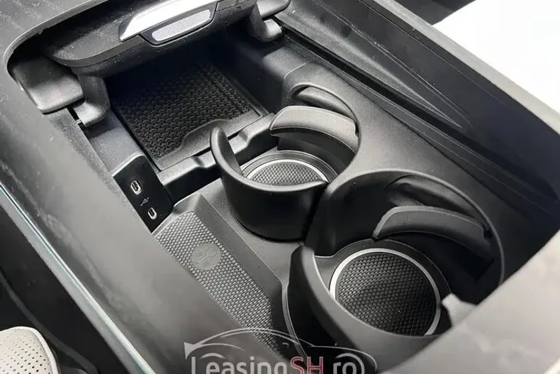 Mercedes-Benz 220 din 2025 cu 9.600 km - oferta MER102030 - foto 3