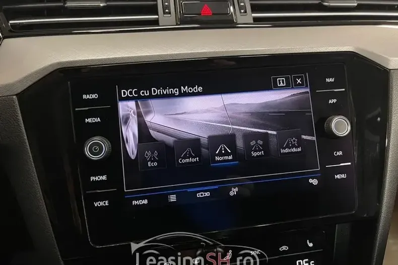 Volkswagen Passat din 2021 cu 71.438 km - oferta VOL102624 - foto 12