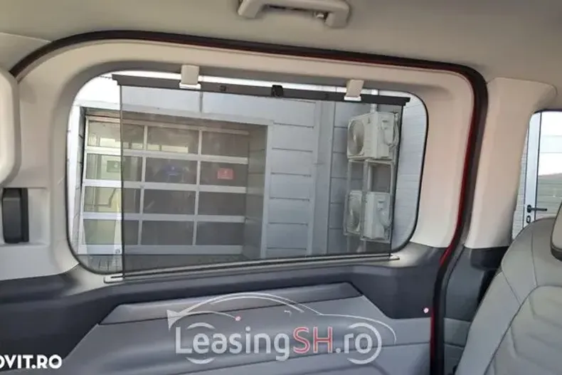 Ford Tourneo Custom din 2025 cu 1 km - oferta FOR93448 - foto 31