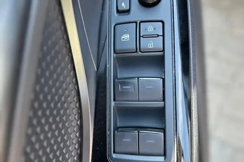 Toyota C-HR din 2022 cu 106.000 km - oferta TOY101308 - foto 37