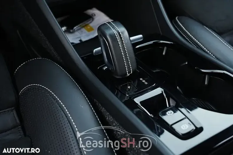 Volvo XC40 din 2020 cu 177.600 km - oferta VOL103236 - foto 2