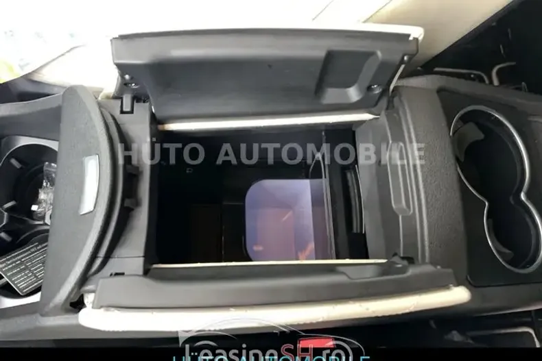 Mercedes-Benz 300 din 2024 cu 9.990 km - oferta MER97951 - foto 2