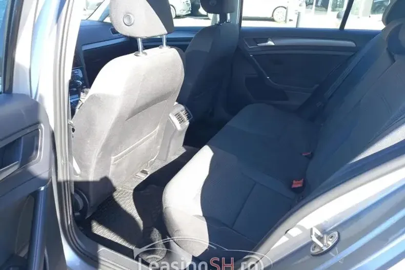 Volkswagen Golf din 2019 cu 72.596 km - oferta VOL102065 - foto 11