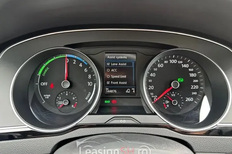 Volkswagen Passat din 2021 cu 144.876 km - oferta VOL101614 - foto 37