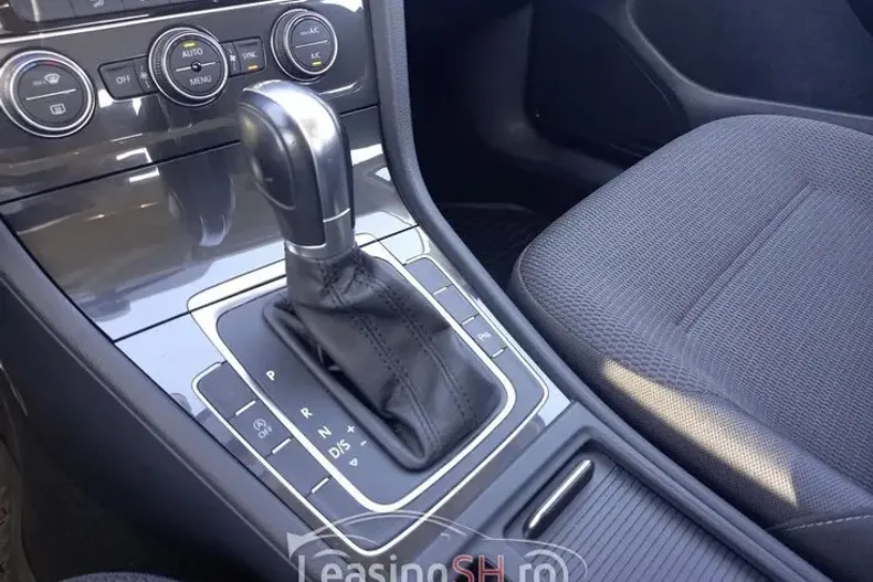 Volkswagen Golf din 2019 cu 72.596 km - oferta VOL102065 - foto 26