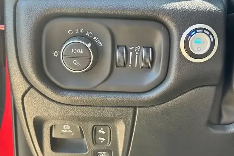 Dodge RAM din 2025 cu 4.500 km - oferta DOD102062 - foto 23