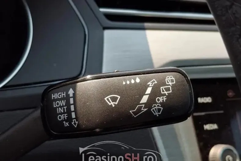 Volkswagen Passat din 2022 cu 157.304 km - oferta VOL100733 - foto 2