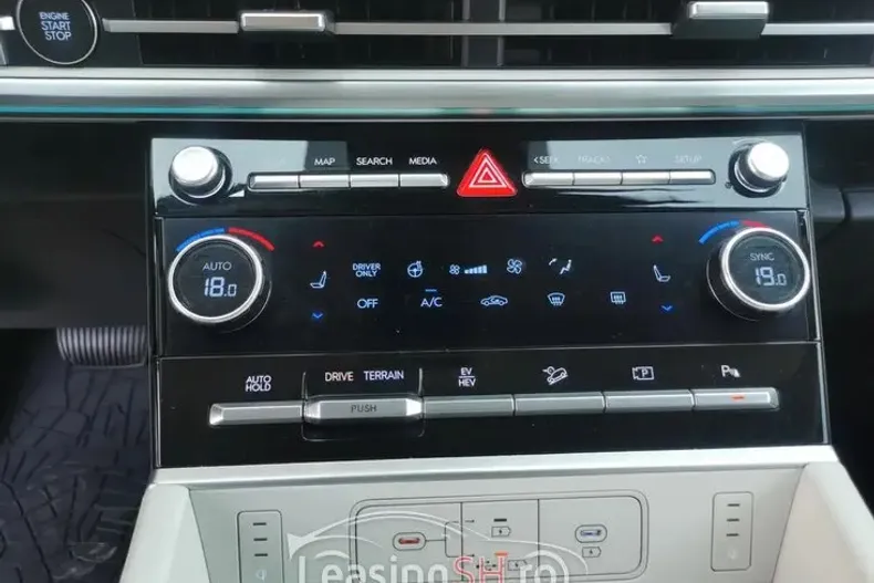 Hyundai SANTA FE din 2024 cu 22.908 km - oferta HYU102345 - foto 19