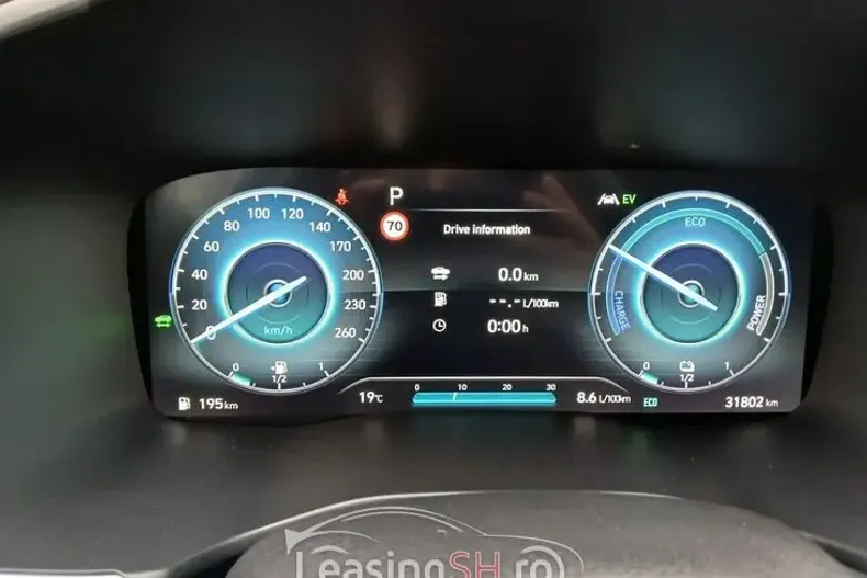 Hyundai SANTA FE din 2022 cu 31.802 km - oferta HYU103252 - foto 5