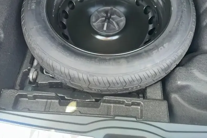 Mercedes-Benz 400 4M AMG-LINE DISTRONIC PANO HUD KEYLESS-GO din 2024 cu 5.950 km - oferta MER98557 - foto 27