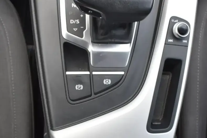 Audi A4 din 2021 cu 72.217 km - oferta AUD101978 - foto 28