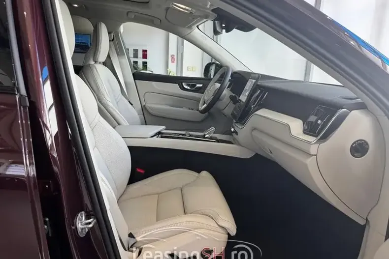 Volvo XC60 din 2025 cu 10 km - oferta VOL102131 - foto 3