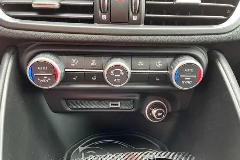 Alfa Romeo Giulia din 2024 cu 50 km - oferta ALF102860 - foto 11