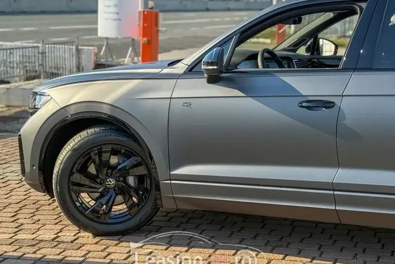 Volkswagen Touareg din 2025 cu 1 km - oferta VOL102399 - foto 8