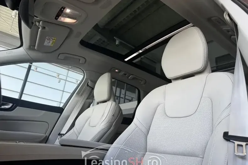 Volvo XC60 din 2025 cu 10 km - oferta VOL102131 - foto 5