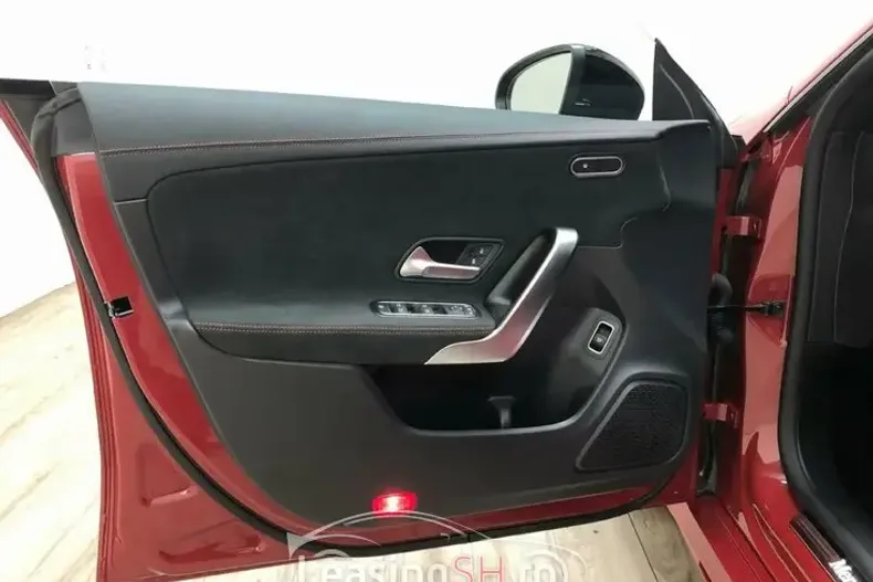 Mercedes-Benz 200 din 2023 cu 3.900 km - oferta MER98345 - foto 13