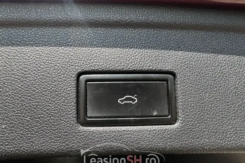 Volkswagen Touareg din 2019 cu 118.000 km - oferta VOL101573 - foto 12