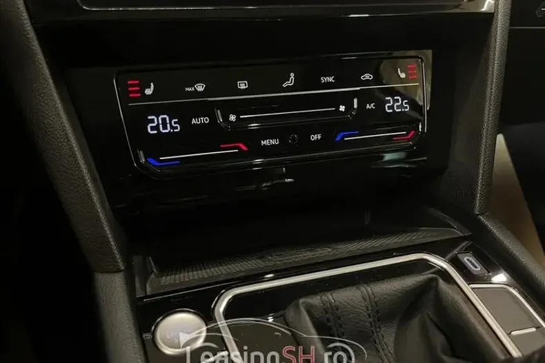 Volkswagen Passat din 2021 cu 71.438 km - oferta VOL102624 - foto 22