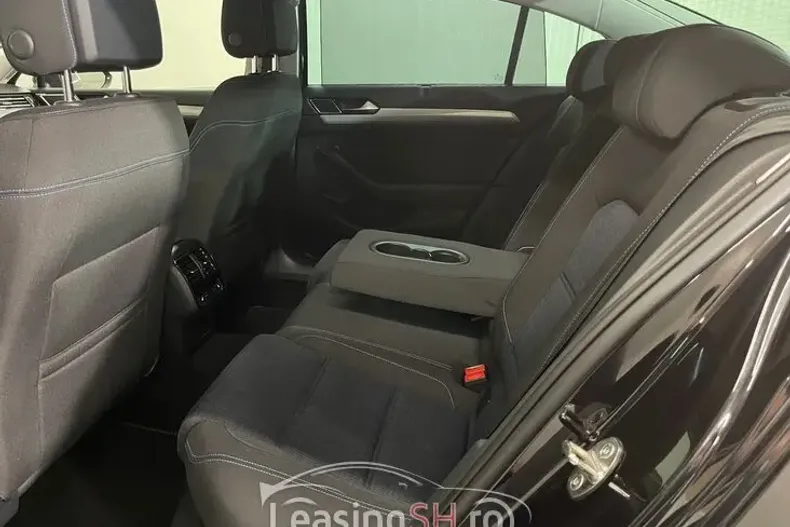 Volkswagen Passat din 2021 cu 71.438 km - oferta VOL102624 - foto 25