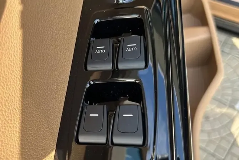 Ssangyong Actyon din 2025 cu 2.000 km - oferta SSA103090 - foto 27