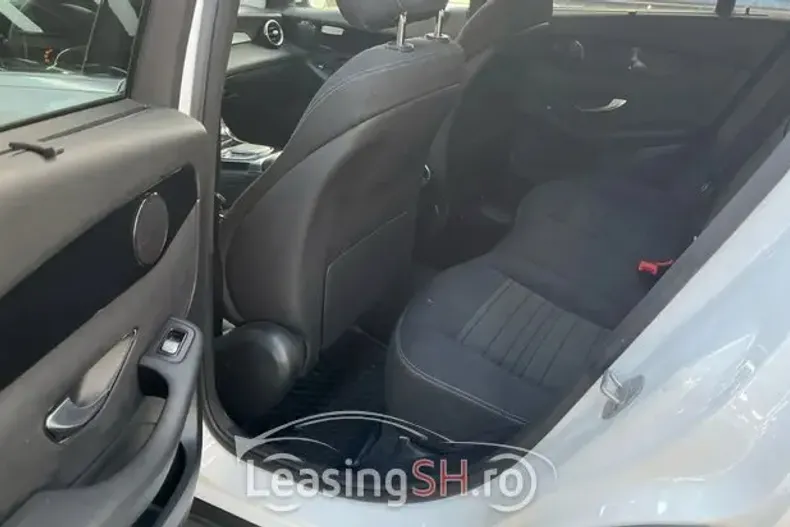 Mercedes-Benz 300 din 2021 cu 89.986 km - oferta MER97784 - foto 6